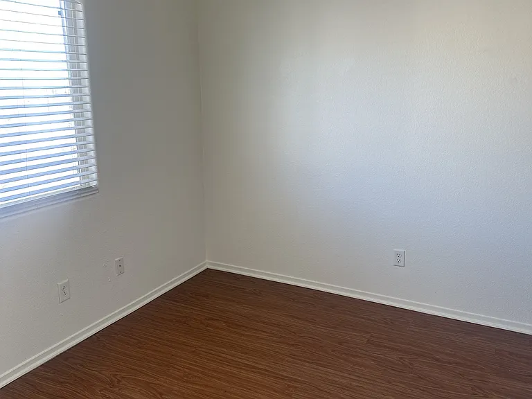 9914 Keephills St — Photo 13