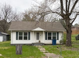 134 N Church Ave, Camden, TN 38320