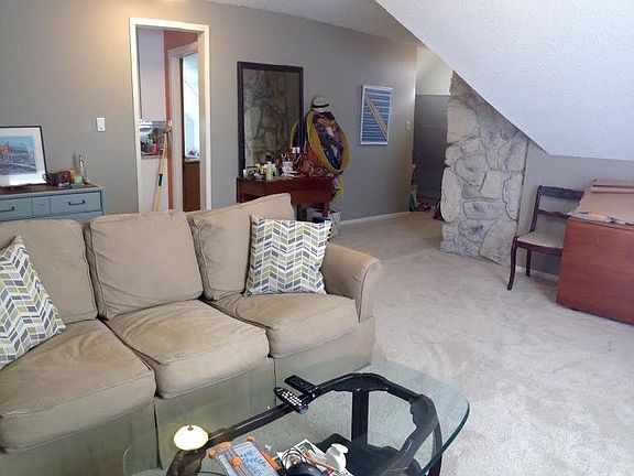 2nd image of 2417 Humboldt Ave S APT 3