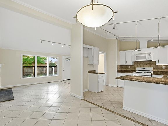 4th image of 2195 Delpha Drive