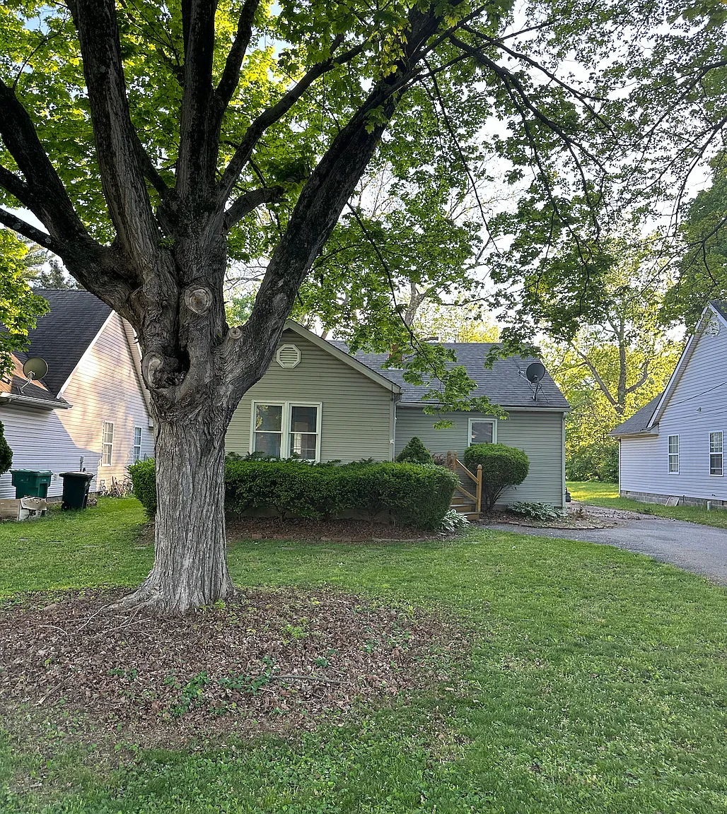 3 bed, 1434 sqft, $1,850 — Photo 1