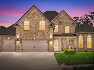 1715 Oak Forest Dr, Clarksville, TN
