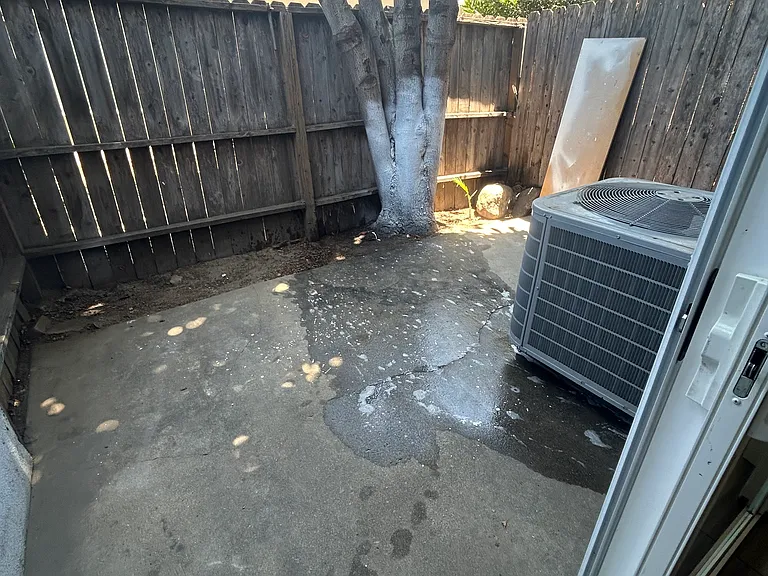 4740 Bandera St — Photo 11