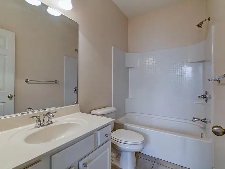 2027 Cobblestone Cir NE — Photo 31