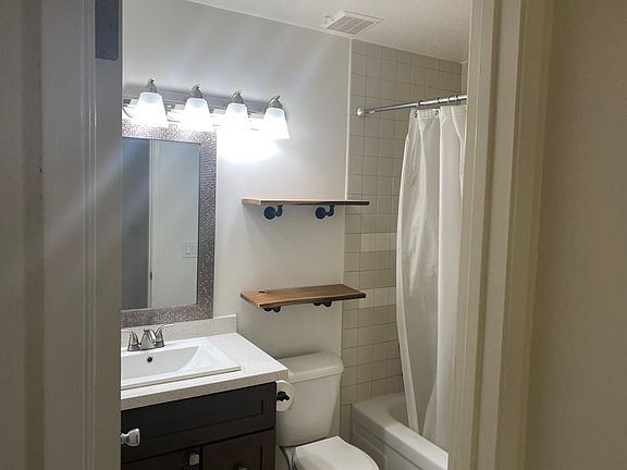 2nd image of 5361 Manzanita Ave