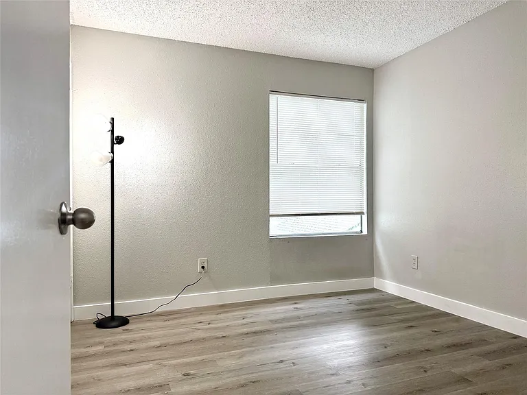 18586 N Lyford Dr — Photo 12