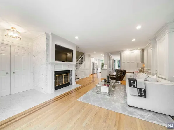 117 Kensington Drive #117, Fort Lee, NJ 07024