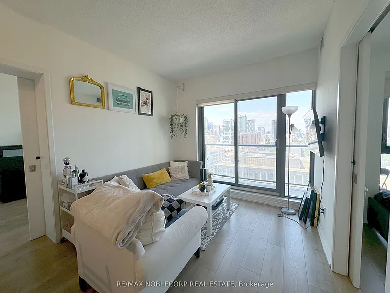 159 Dundas St E #2107 — Photo 4