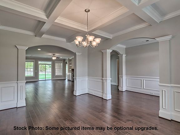 3rd image of 339 Berlandier Ln