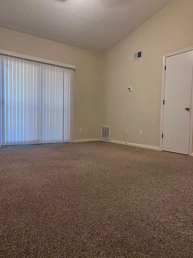 234 Pacific Drive, Hampton - Available NOW — Photo 3