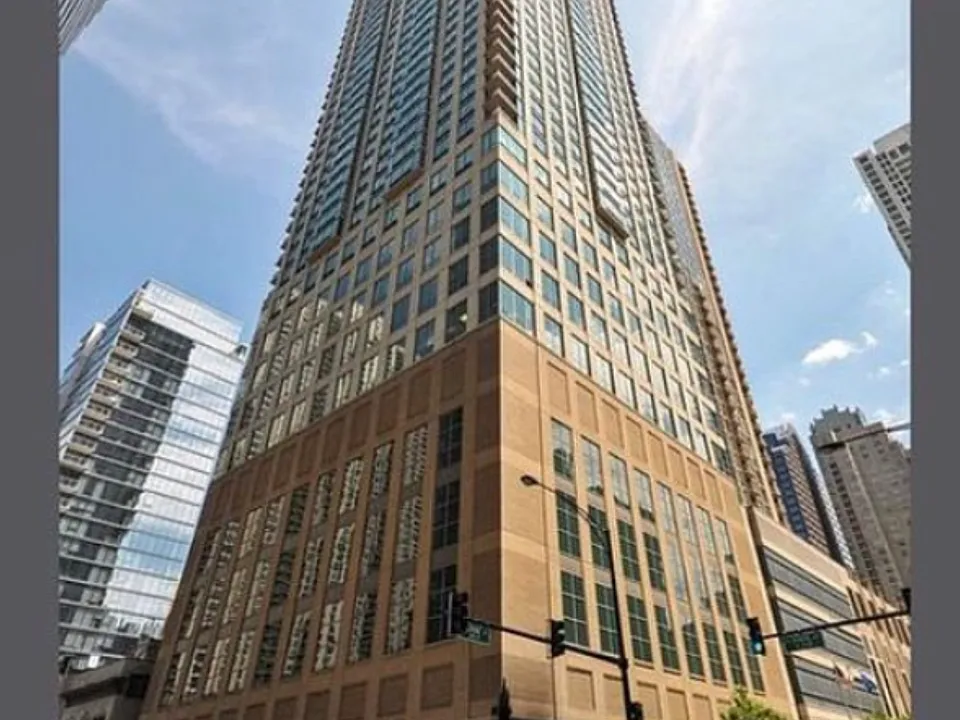 2 E Erie St #2214