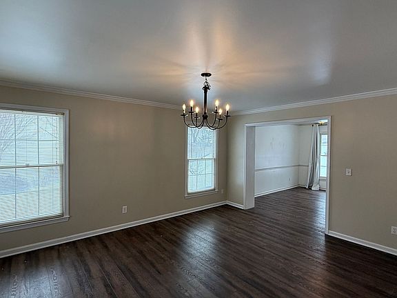 5th image of 28 Westbrook Ln