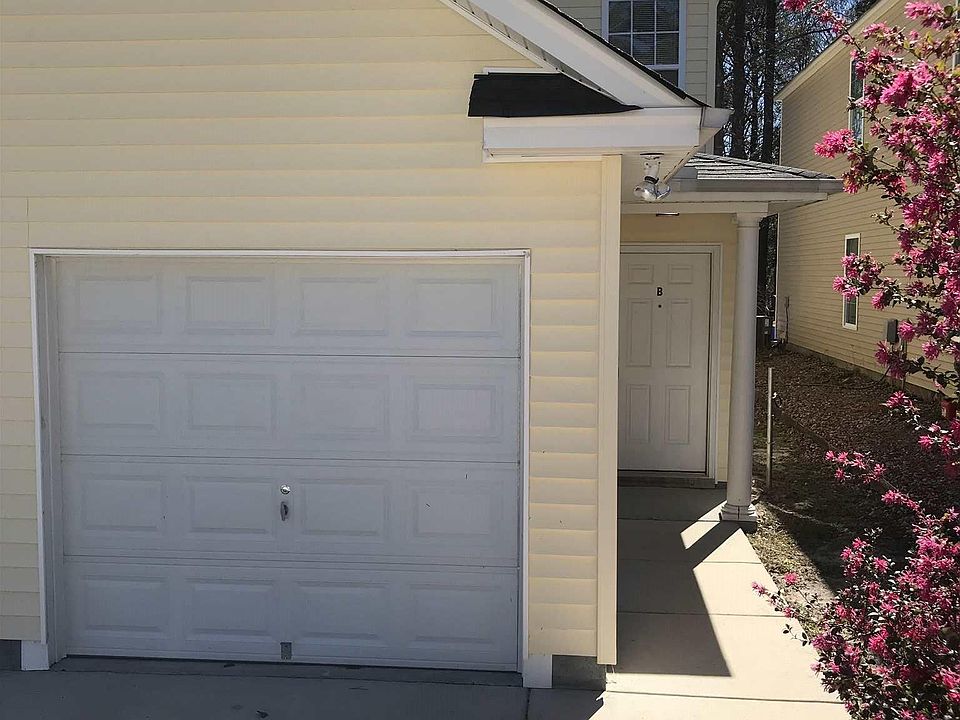 1st image of 101B Winterberry Ln