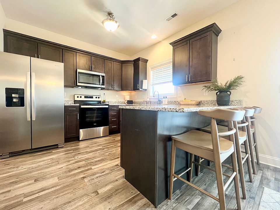 1st image of 309 Pasture Ln