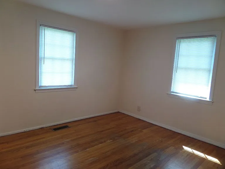 608 Vail St — Photo 7