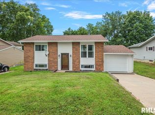 215 Jefferson St, Pleasant Plains, IL 62677