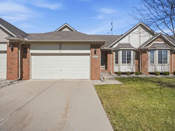 28033 Cotton Creek Dr, Chesterfield, MI 48047