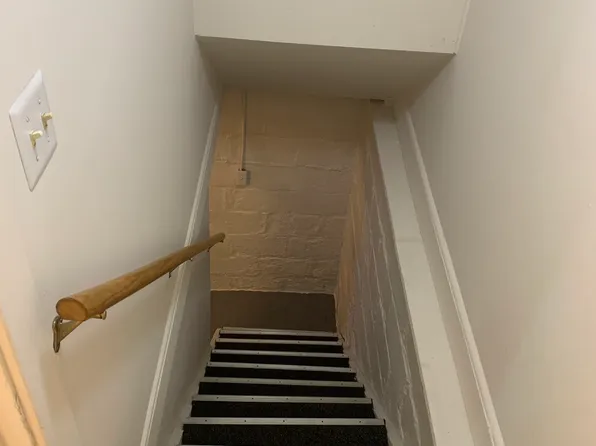 23 Bennett St, Pontiac, MI 48342