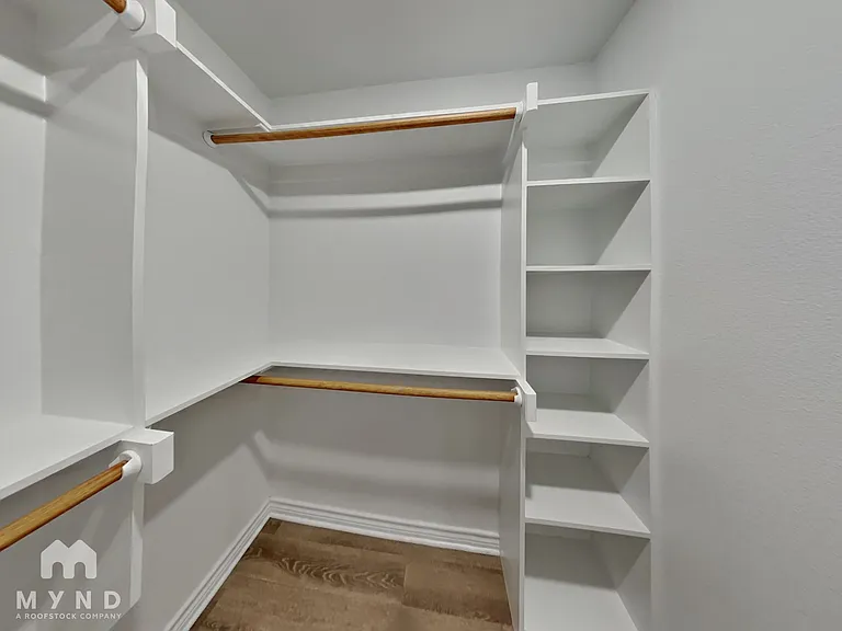 5401 Ashworth Ct — Photo 12