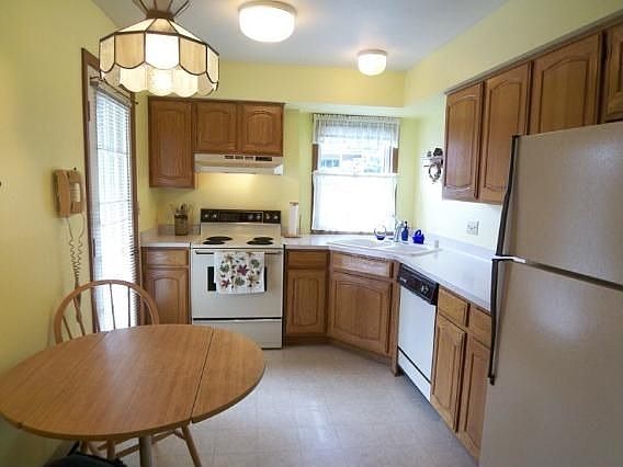 3rd image of 4529 S Greenridge Cir #4529