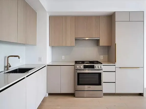 3 Court Sq APT 4805, Long Island City, NY 11101