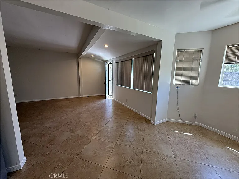 7322 Lindley Ave — Photo 8