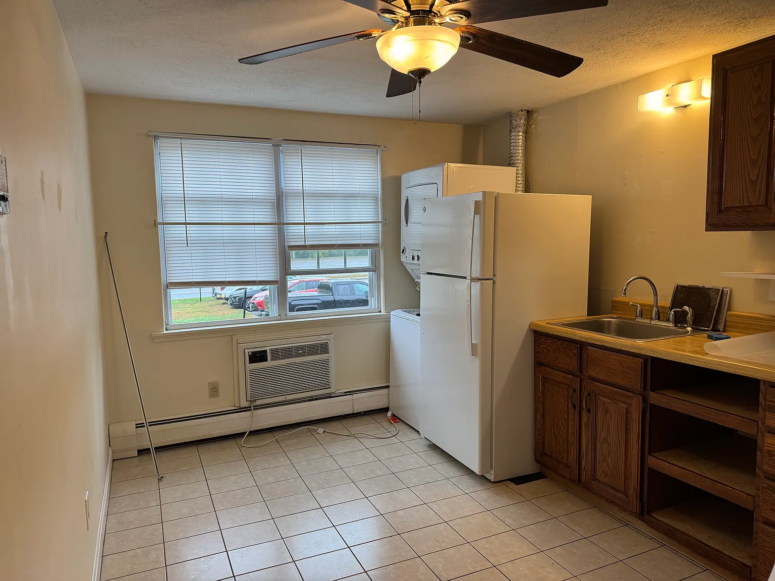 2 bed, 815 sqft, $1,800 — Photo 2