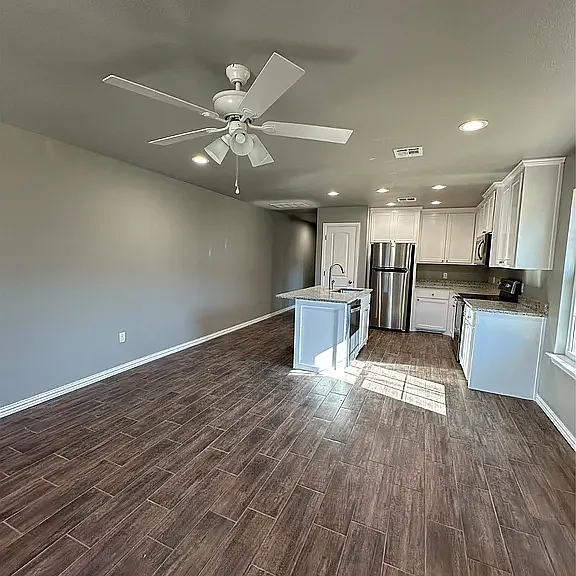 331 E 2nd St #331 — Photo 3