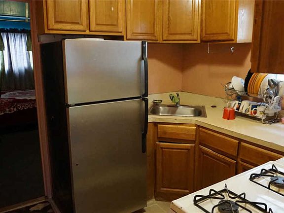 4th image of 116-37 155th St #116-37