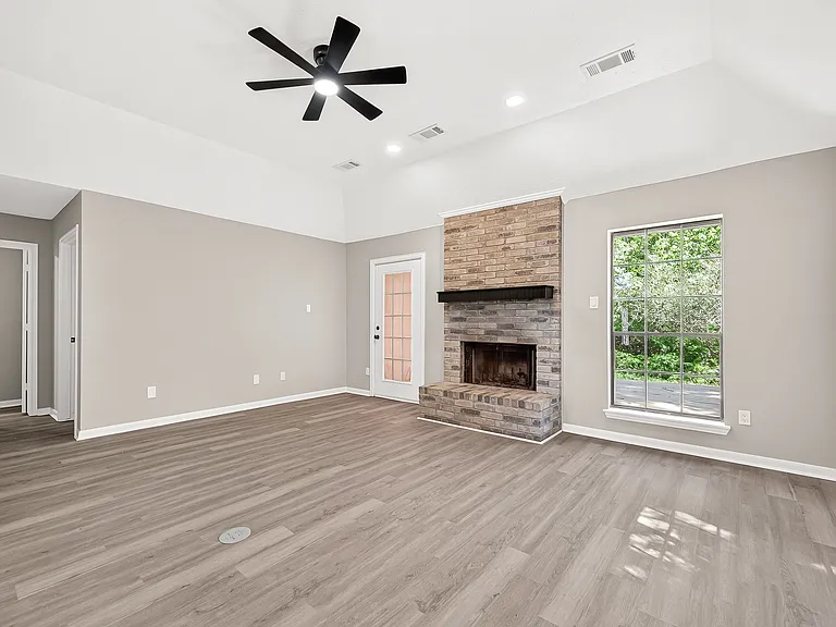 4906 Pleasure Lake Ln — Photo 11