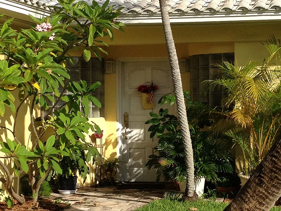Front Entrance to Courtyard
