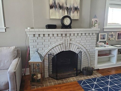 5th image of 119 E 7th St