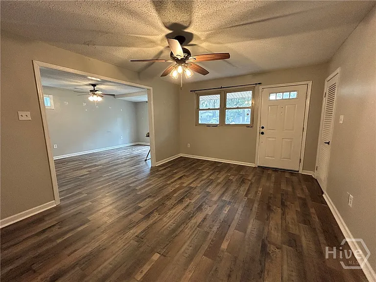 321 Sharondale Rd — Photo 4