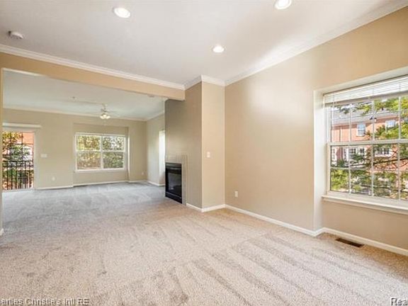 3rd image of 22021 Parkview Dr