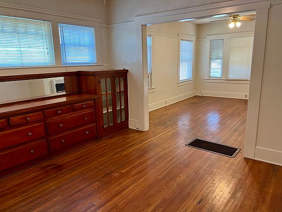 5th image of 1327 N Linden Ave