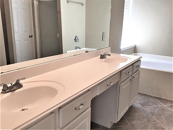 5th image of 142 Barker Bayou Ct
