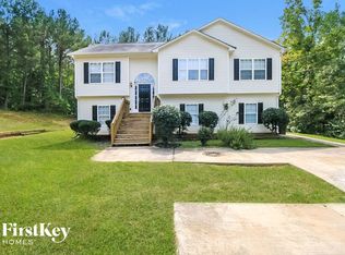130 Corn Crib Ct, Newnan, GA 30263