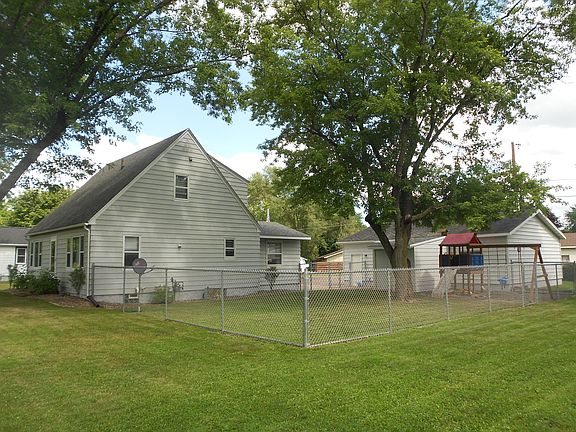 3rd image of 225 W Greenville St