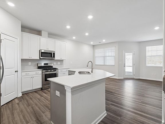 3rd image of 314 E Compass Way