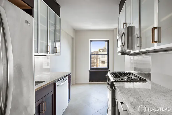 Rented by Halstead Real Estate | media 6