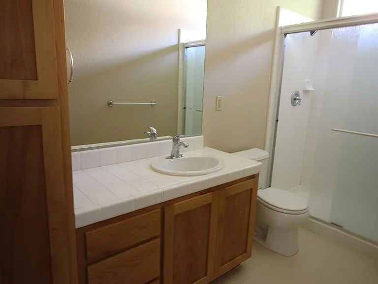 402 Healdsburg Ave — Photo 12