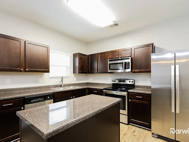 358 Lamont Ln — Photo 3