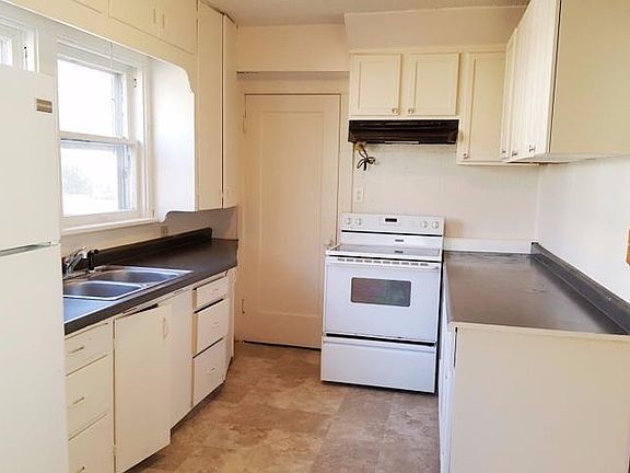 3rd image of 609 W 6th St