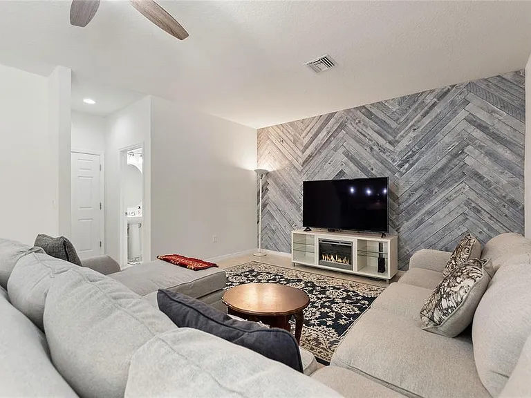 17244 Goldcrest Loop — Photo 20