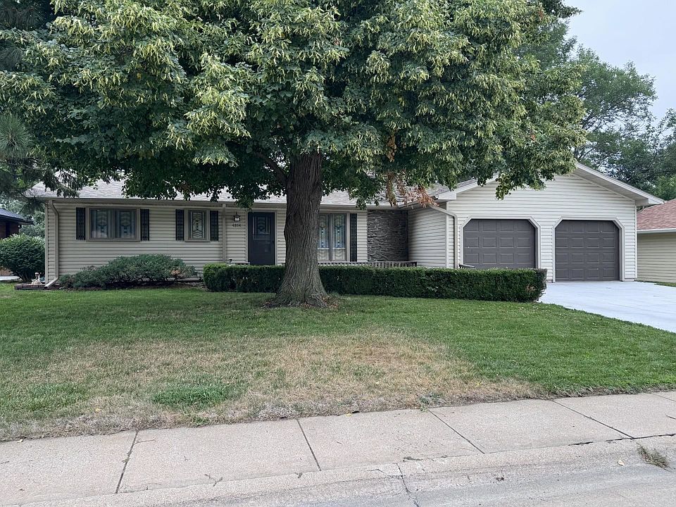 1st image of 4214 1st Ave