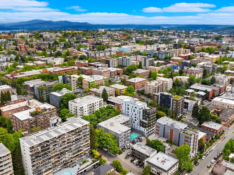 Cordova Apartments — Photo 43