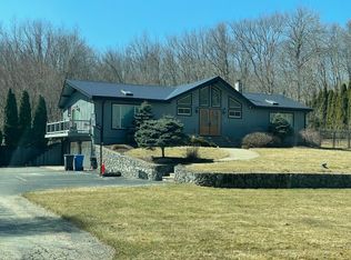 985 Pippin Orchard Rd, Cranston, RI 02921