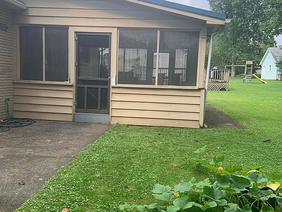 2nd image of 27 Tucker St