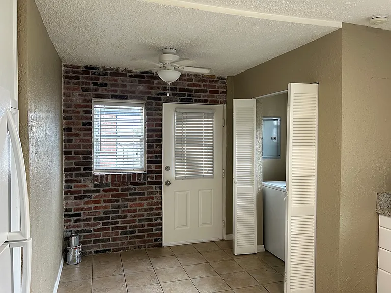 519 Lemon St — Photo 5