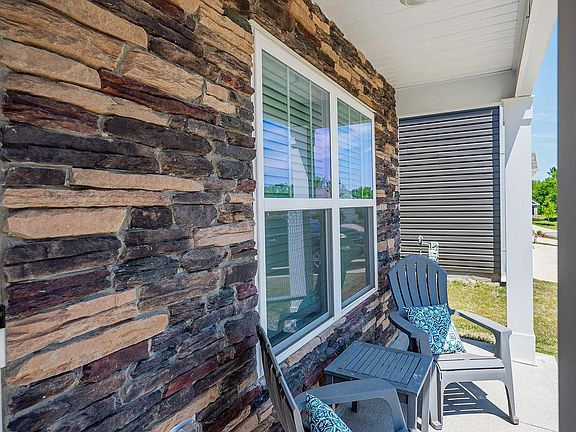 4th image of 1629 Martingale Way